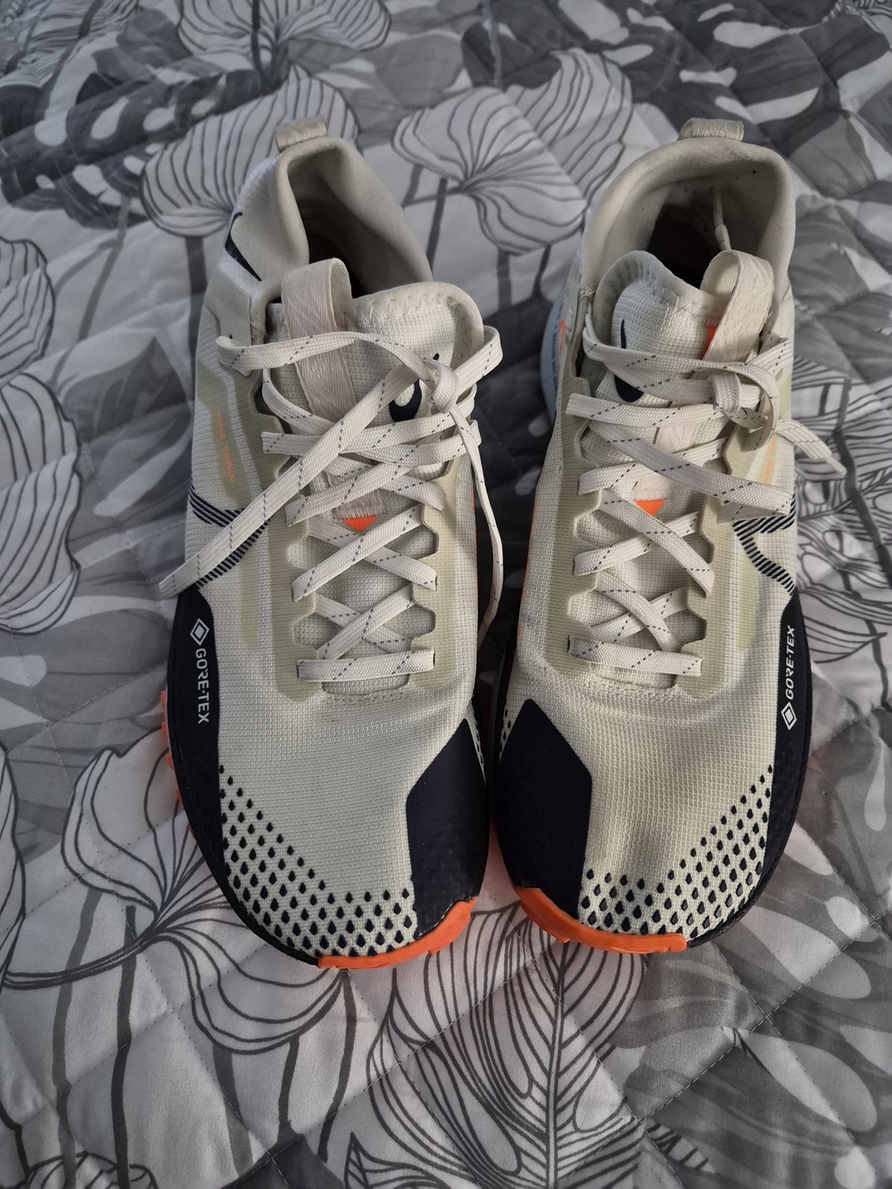 Nike Women's White and Orange Trail Running Sneakers